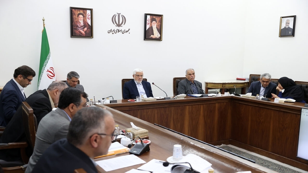 دیدار معاون اول رئیس‌جمهور با فعالان اقتصادی+ فیلم