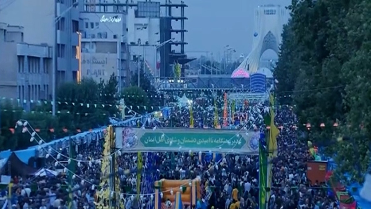 مهمونی ۱۰ کیلومتری غدیر با شعار «ایران ذوالفقار علی»