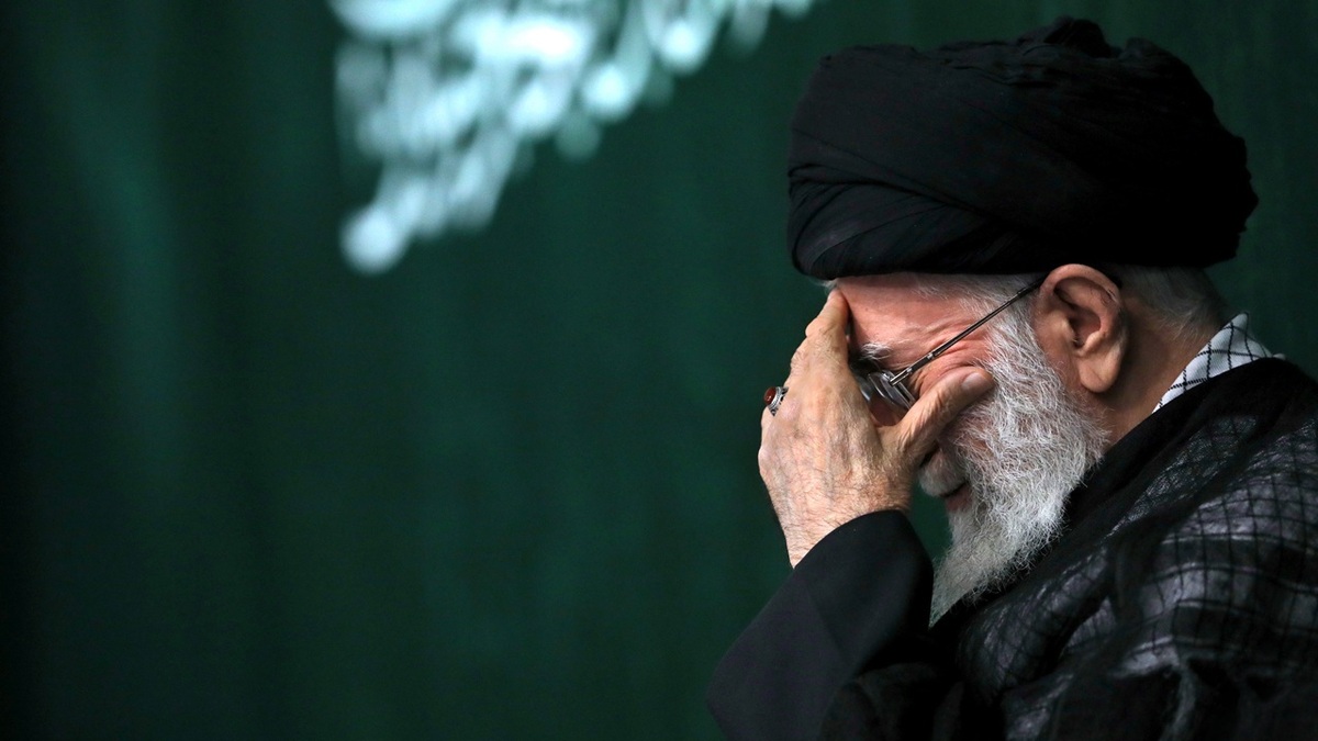 واکنش‌ها در فضای مجازی به حضور رهبر معظم انقلاب در حسینیه امام خمینی (ره) + فیلم